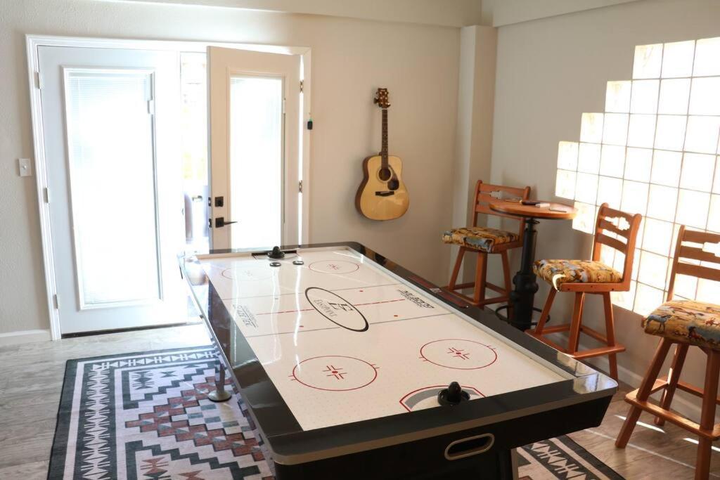 Cowboy Den-Hot Tub-Game Room-Pet Friendly-No Pet Fees! Albuquerque Dış mekan fotoğraf