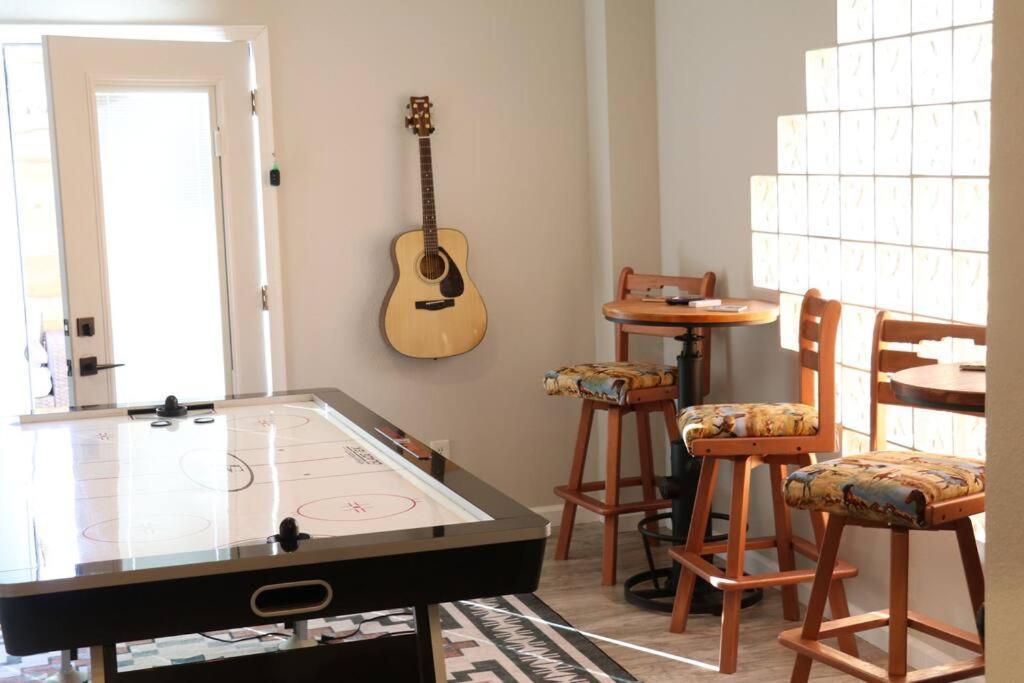Cowboy Den-Hot Tub-Game Room-Pet Friendly-No Pet Fees! Albuquerque Dış mekan fotoğraf