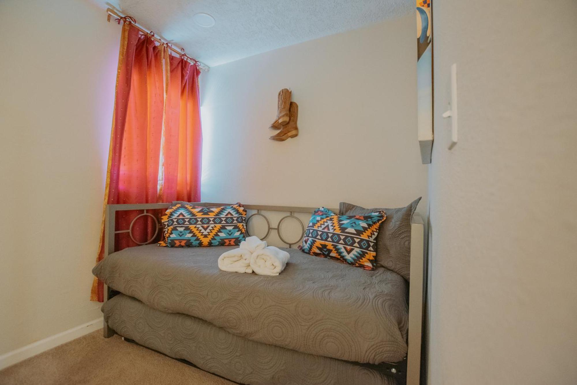 Cowboy Den-Hot Tub-Game Room-Pet Friendly-No Pet Fees! Albuquerque Dış mekan fotoğraf