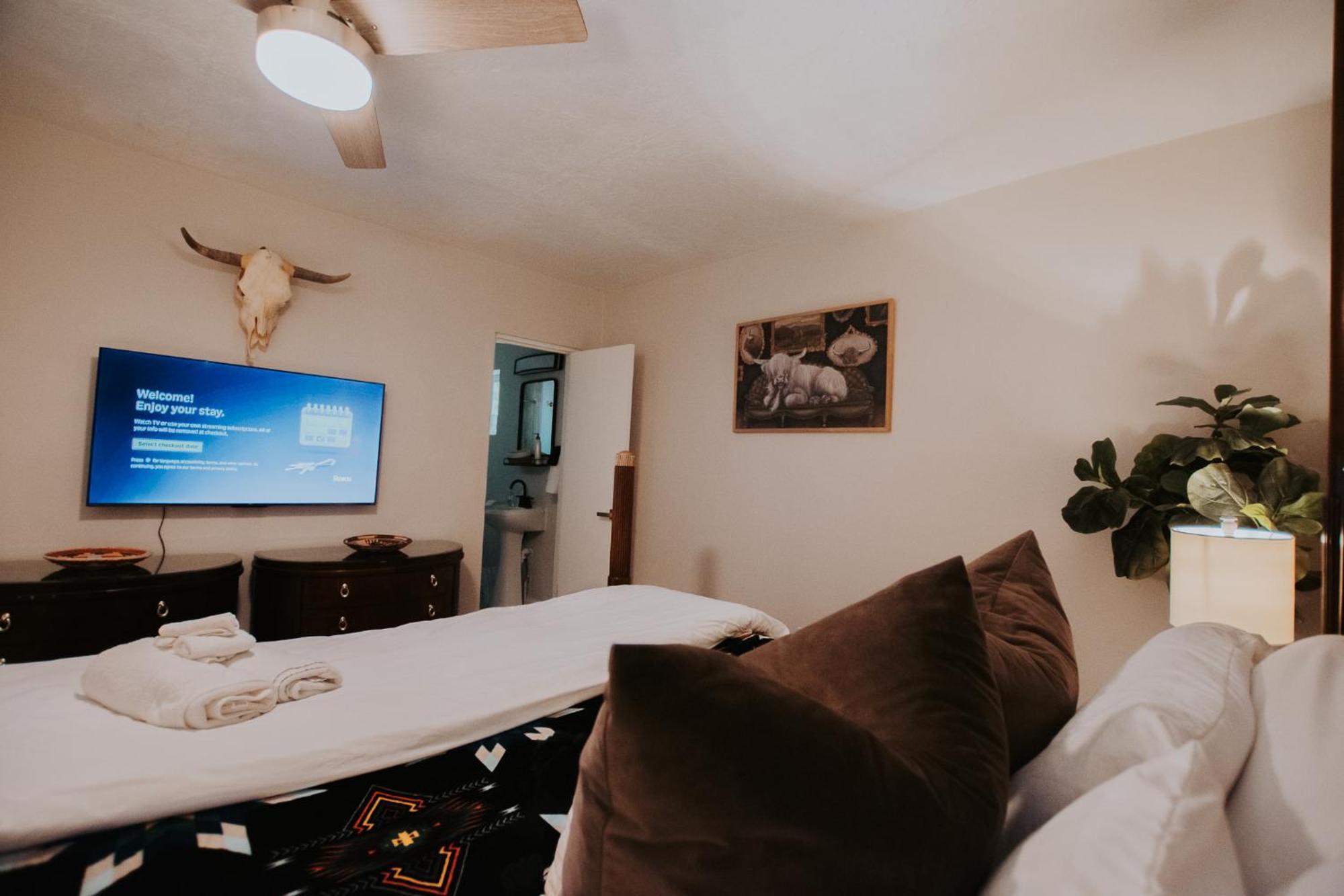 Cowboy Den-Hot Tub-Game Room-Pet Friendly-No Pet Fees! Albuquerque Dış mekan fotoğraf